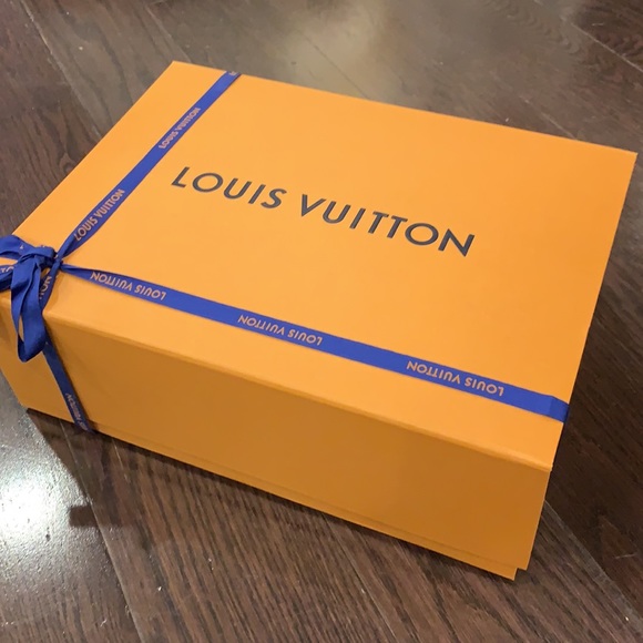 Authentic Louis Vuitton box - Picture 2 of 3